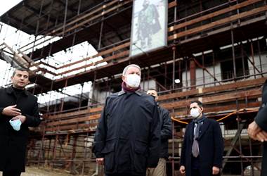 Millî Savunma Bakanı Hulusi Akar, Kosova’da Osmanlı Padişahı Sultan Birinci Murad Hüdavendigar'ın Türbesi'ni Ziyaret Etti